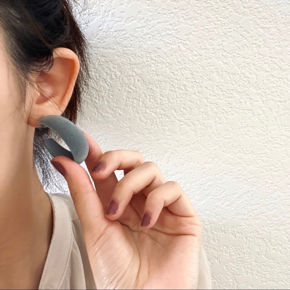 💙LAST ONE 💖Sterling Silver Velvet Earrings - Picture 5 of 8